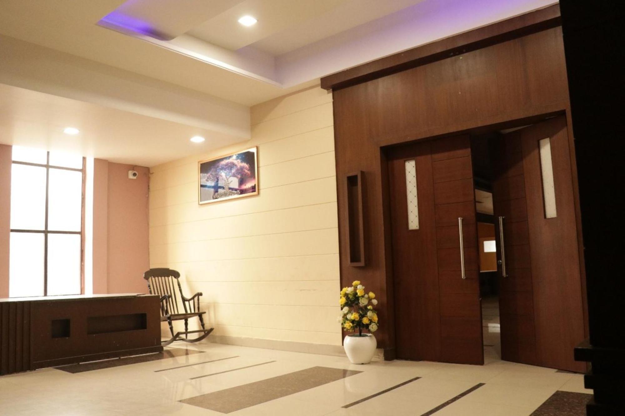 Hotel Royal Palace Jalandhar Exterior photo