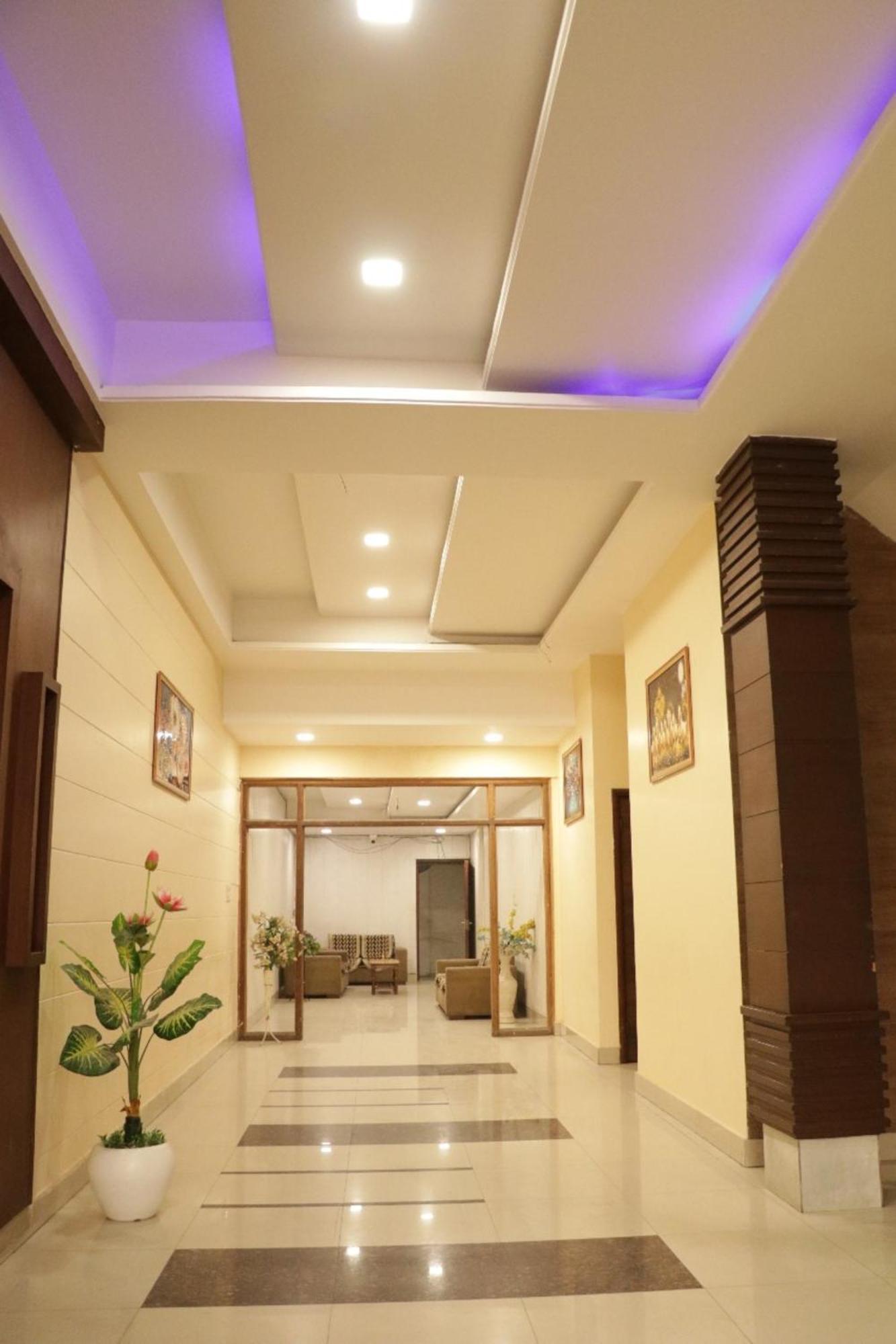 Hotel Royal Palace Jalandhar Exterior photo