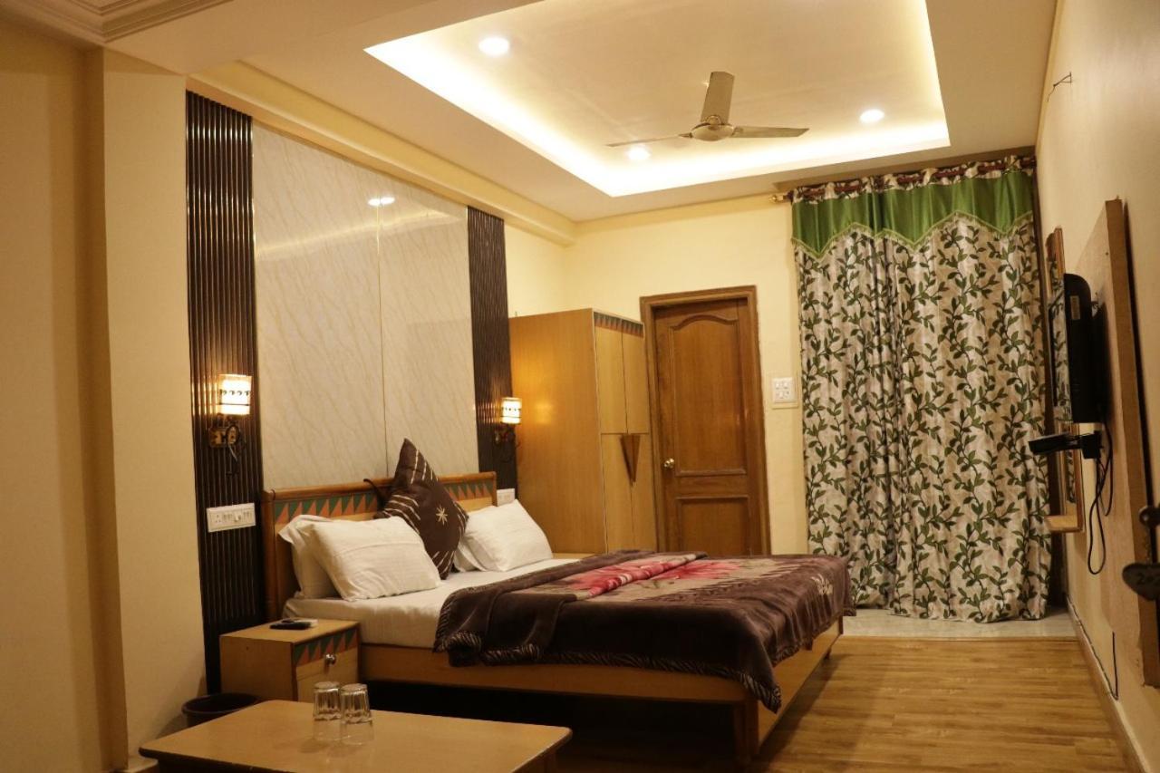 Hotel Royal Palace Jalandhar Exterior photo