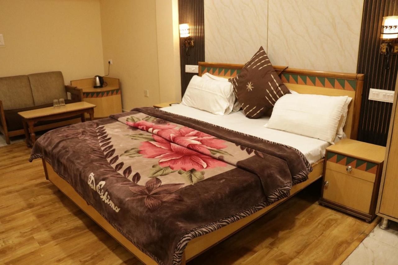 Hotel Royal Palace Jalandhar Exterior photo